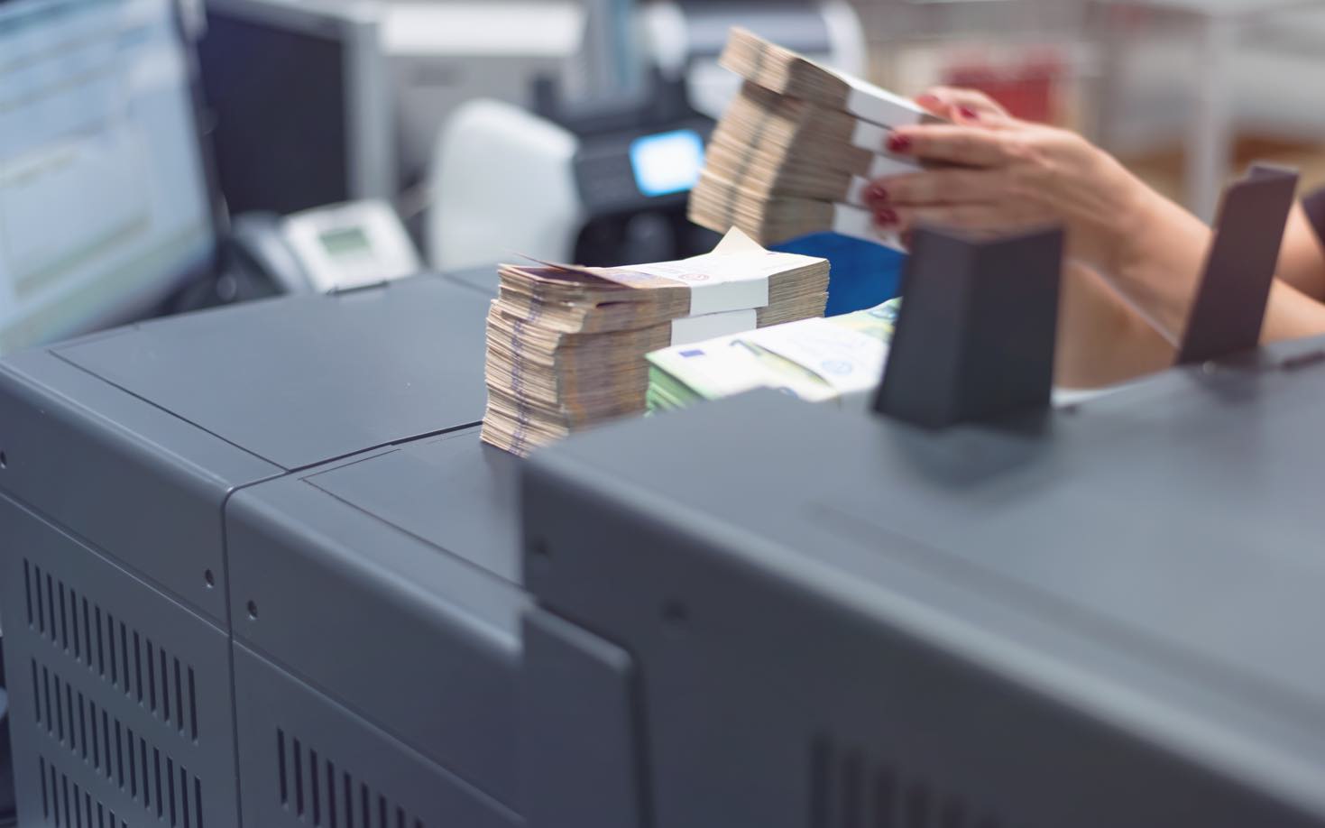 事关存钱取钱!超5万元或将全面尽调